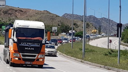  Bayram tatilinde araç trafiğinden  D-100 karayolu tıkandı 4